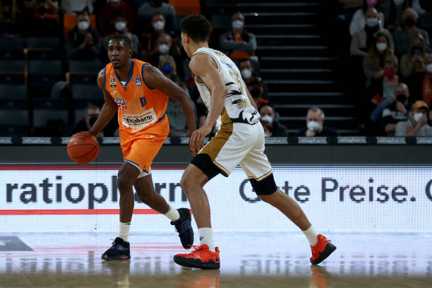 费的背景 费的背景