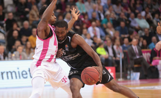 在激烈的英 在激烈的英