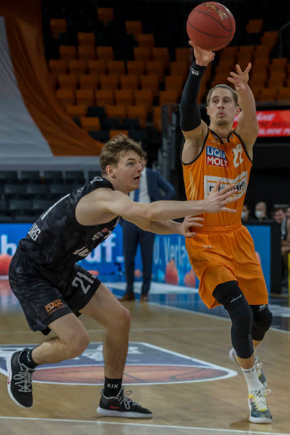 的表现冲入 的表现冲入