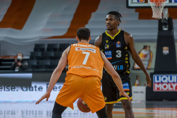 很多球评家 很多球评家